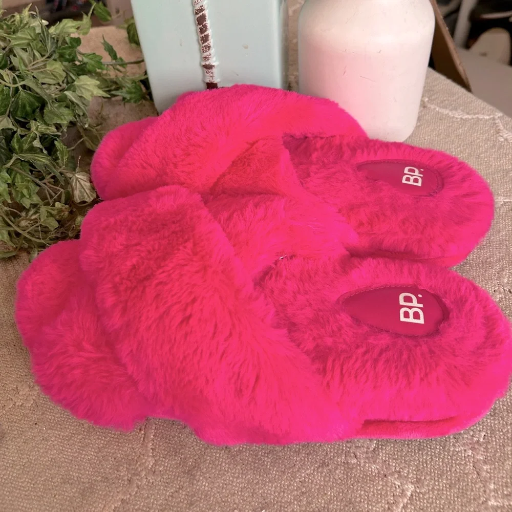 BP (Brass Plum) Plush BarbieCore Pink Crisscross Slippers. Size 9-10 Lar… - Picture 3 of 10
